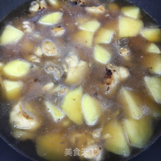 青椒土豆烧鸡腿步骤7
