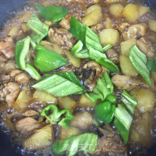 青椒土豆烧鸡腿步骤8