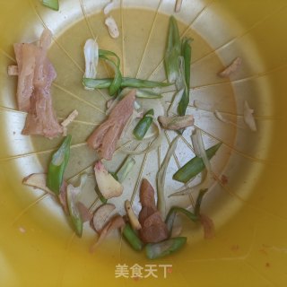 腊兔腿蒸土豆步骤4