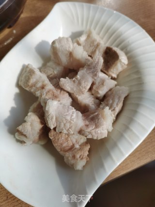 五花肉烧毛豆步骤2