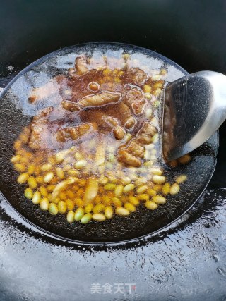 五花肉烧毛豆步骤8