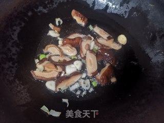 香菇木耳烧白菜步骤5