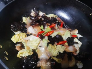 香菇木耳烧白菜步骤8