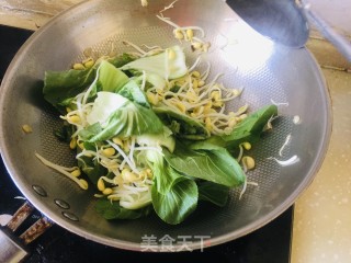 黄豆芽炒油菜步骤3