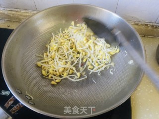 黄豆芽炒油菜步骤2