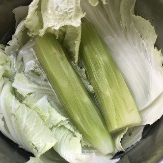 牛肉卷时蔬炖锅步骤2