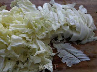 回锅肉炒白菜步骤2