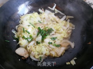 回锅肉炒白菜步骤6