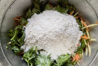 炒三色蒸菜步骤6