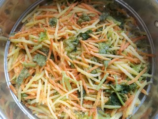 炒三色蒸菜步骤9