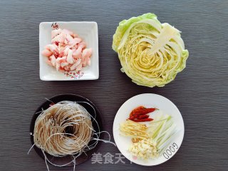 不坨不沾锅的包菜炒粉条，超级简单下饭步骤1