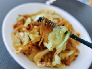 不坨不沾锅的包菜炒粉条，超级简单下饭步骤6