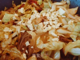 不坨不沾锅的包菜炒粉条，超级简单下饭步骤5