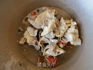 白菜帮炒羊肉片步骤4