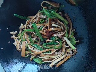 肉炒香干步骤9 肉炒香干步骤9