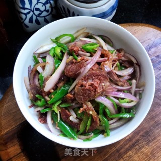 洋葱青椒炒腊肠步骤8