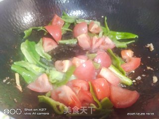 青椒西红柿炒牛肉步骤3 青椒西红柿炒牛肉步骤3