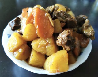土豆胡萝卜焖牛肉步骤9