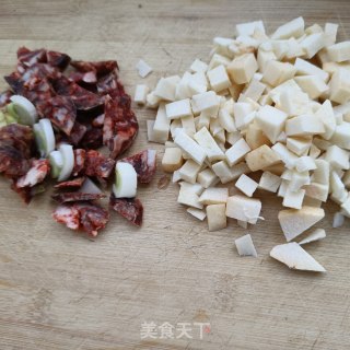 “腊味”煎辣肠芋头糕步骤8 “腊味”煎辣肠芋头糕步骤8