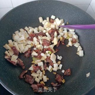 “腊味”煎辣肠芋头糕步骤12 “腊味”煎辣肠芋头糕步骤12