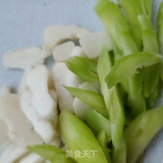 莴苣荸荠炒鸡肝步骤1 莴苣荸荠炒鸡肝步骤1