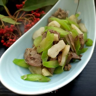 莴苣荸荠炒鸡肝步骤12 莴苣荸荠炒鸡肝步骤12
