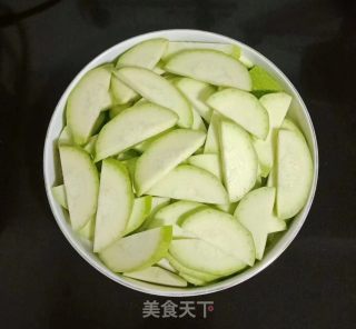 腊肠炒西葫芦步骤3