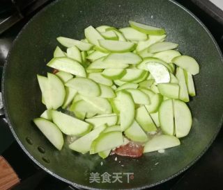 腊肠炒西葫芦步骤7