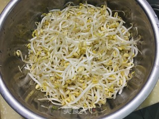 绿豆芽炒韭菜步骤1
