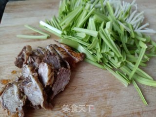 蒜黄炒护心肉步骤4