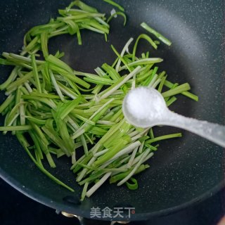 蒜黄炒护心肉步骤7