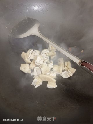肥肠焖酸菜步骤4