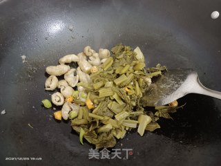 肥肠焖酸菜步骤5