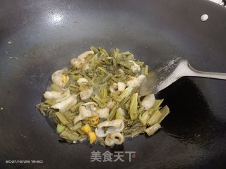 肥肠焖酸菜步骤6
