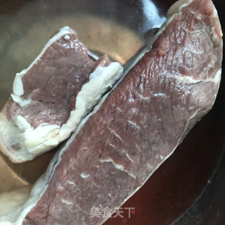 红萝卜咖喱牛肉饭步骤1 红萝卜咖喱牛肉饭步骤1