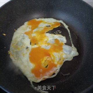 茼蒿拌煎蛋步骤2