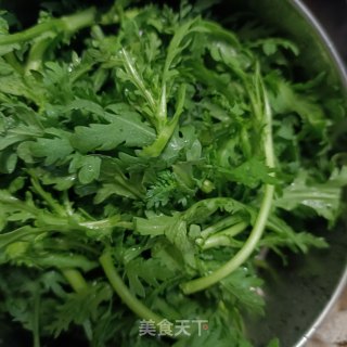 茼蒿拌煎蛋步骤5