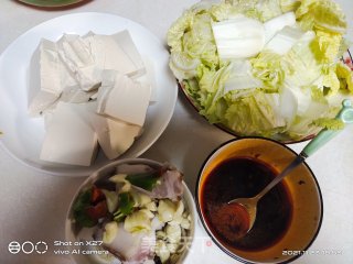 五花肉烧白菜豆腐步骤1