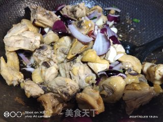 土豆洋葱焖鸡步骤4 土豆洋葱焖鸡步骤4