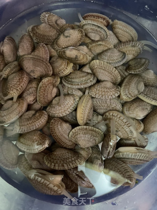 酸汤花甲粉丝步骤1
