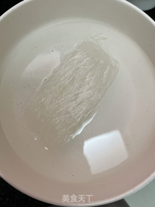 酸汤花甲粉丝步骤3