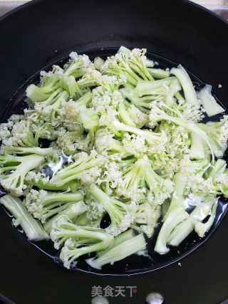 有机菜花炒腊肠步骤4 有机菜花炒腊肠步骤4