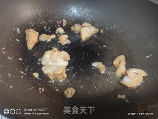油堆炒黑豆芽步骤2