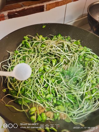 油堆炒黑豆芽步骤5