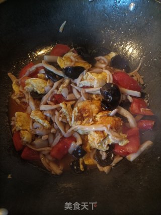 白玉菇番茄炒鸡蛋步骤16