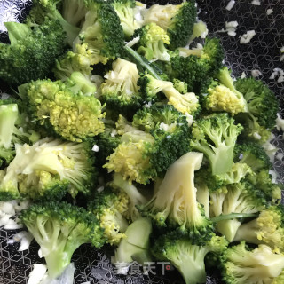 茶油炒西兰花步骤3