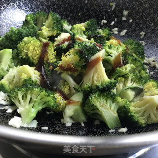 茶油炒西兰花步骤4