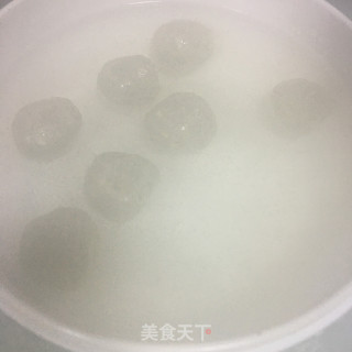 肉丸粉丝白菜煲步骤2 肉丸粉丝白菜煲步骤2
