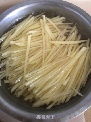 家常炒三色步骤2