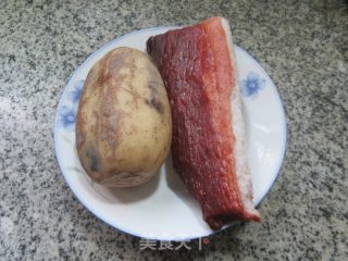 酱肉蒸莲藕步骤1